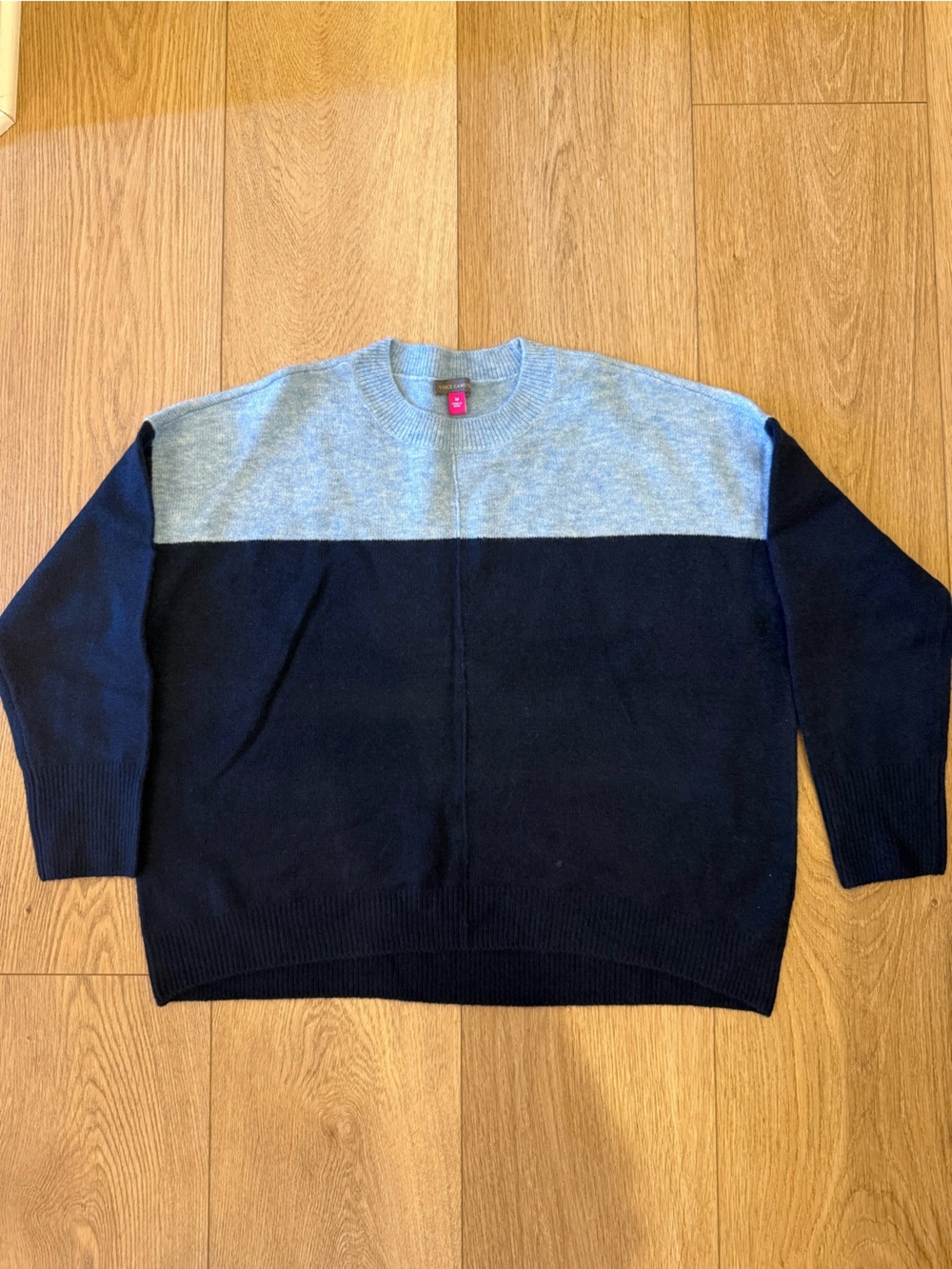 NWOT Vince Camuto Size Medium Oversized Navy & Baby Blue Colorblock Sweater